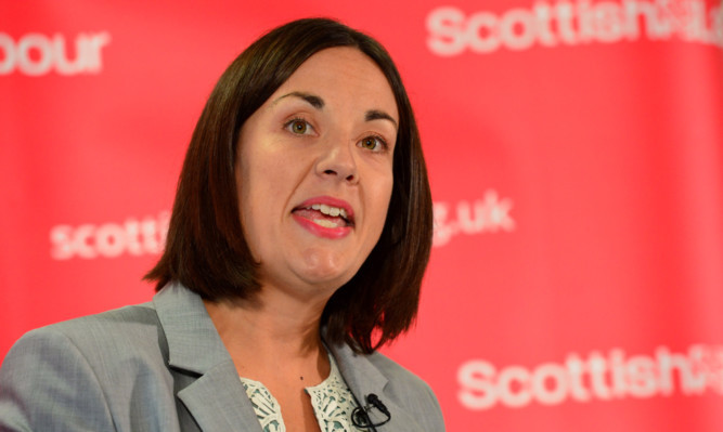 Scottish Labour leader Kezia Dugdale will propose a 1p rise in the rate of income tax in Scotland.