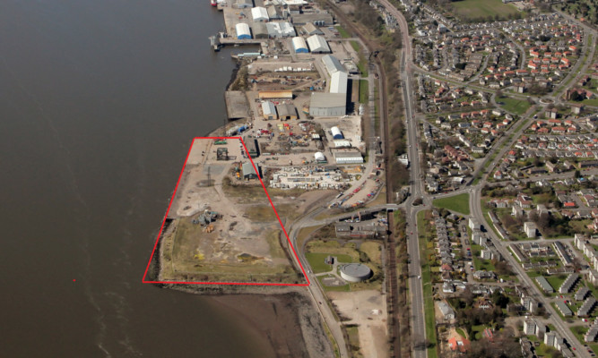 The East End of Dundee Port showing the new quayside investment area bounded in red