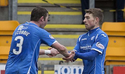 David Wotherspoon celebrates his goal against Motherwell with Tam Scobbie.