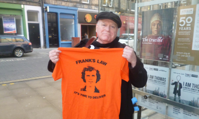 Game of Thrones actor Ron Donachie shows off his T-shirt in support of the campaign for Franks Law.