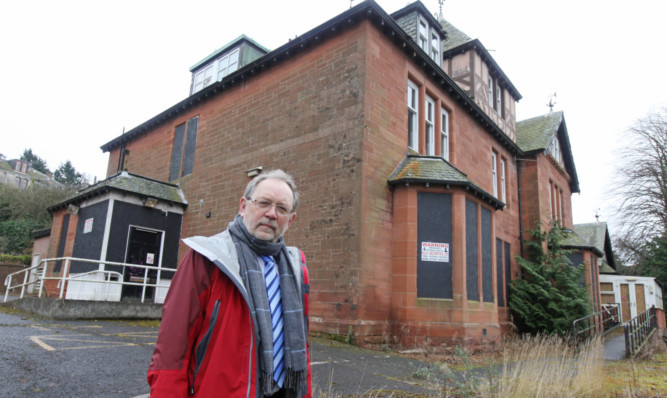 Councillor Tim Brett says Netherlea should be brought back into use.