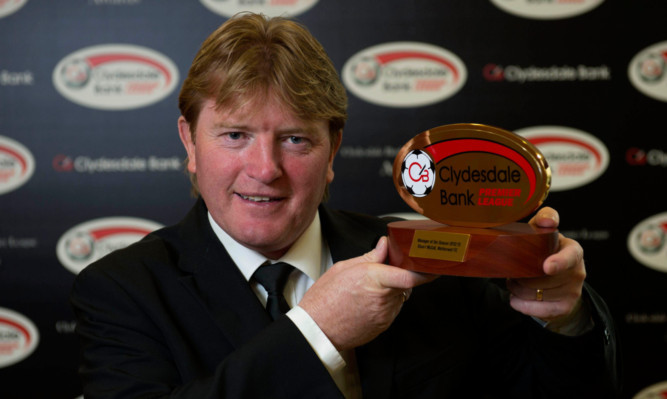 Stuart McCall takes home the Clydesdale Bank Premier League manager of the year award.