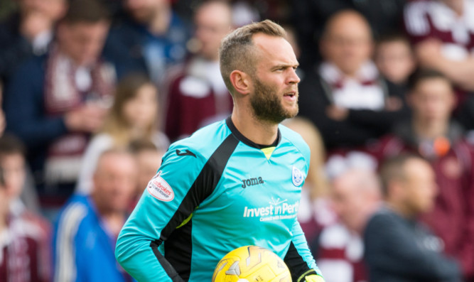 Alan Mannus.