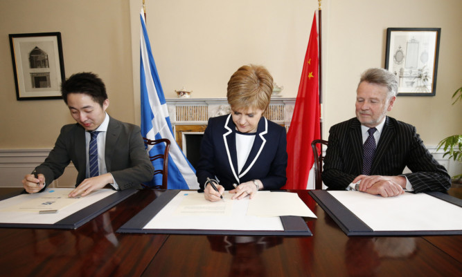 The First Minister signed a memorandum of understanding (MOU) with SinoFortone and China Railway No 3 Engineering Group (CR3) in April 2016