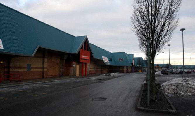 Developers are seeking to modify plans for the regeneration of St Catherines Retail Park in Perth.