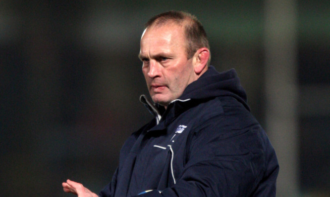 New Zealander Vern Cotter has been named the new head coach of Scotland.