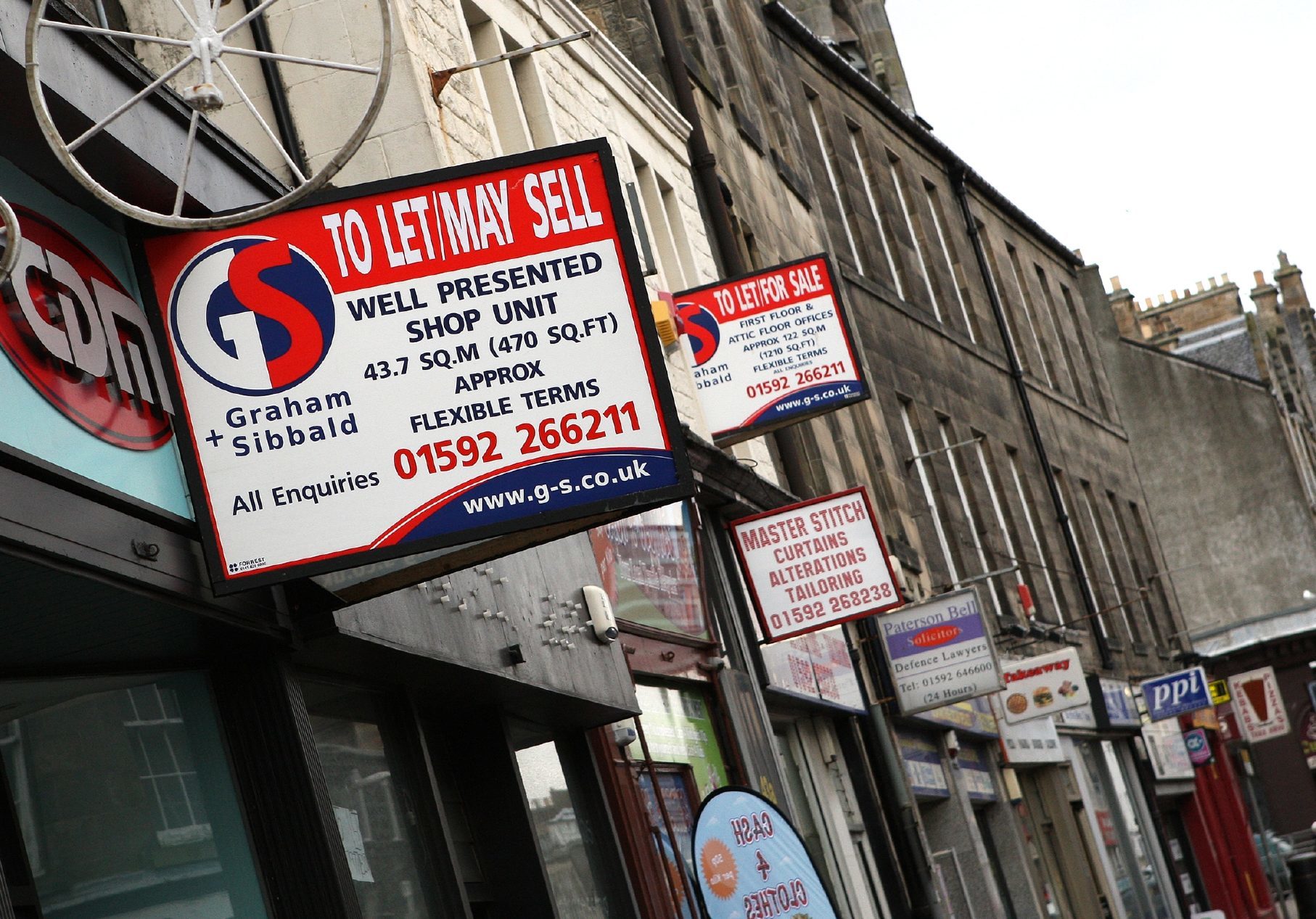 To Let shop units on Kirkcaldy High Street in 2016