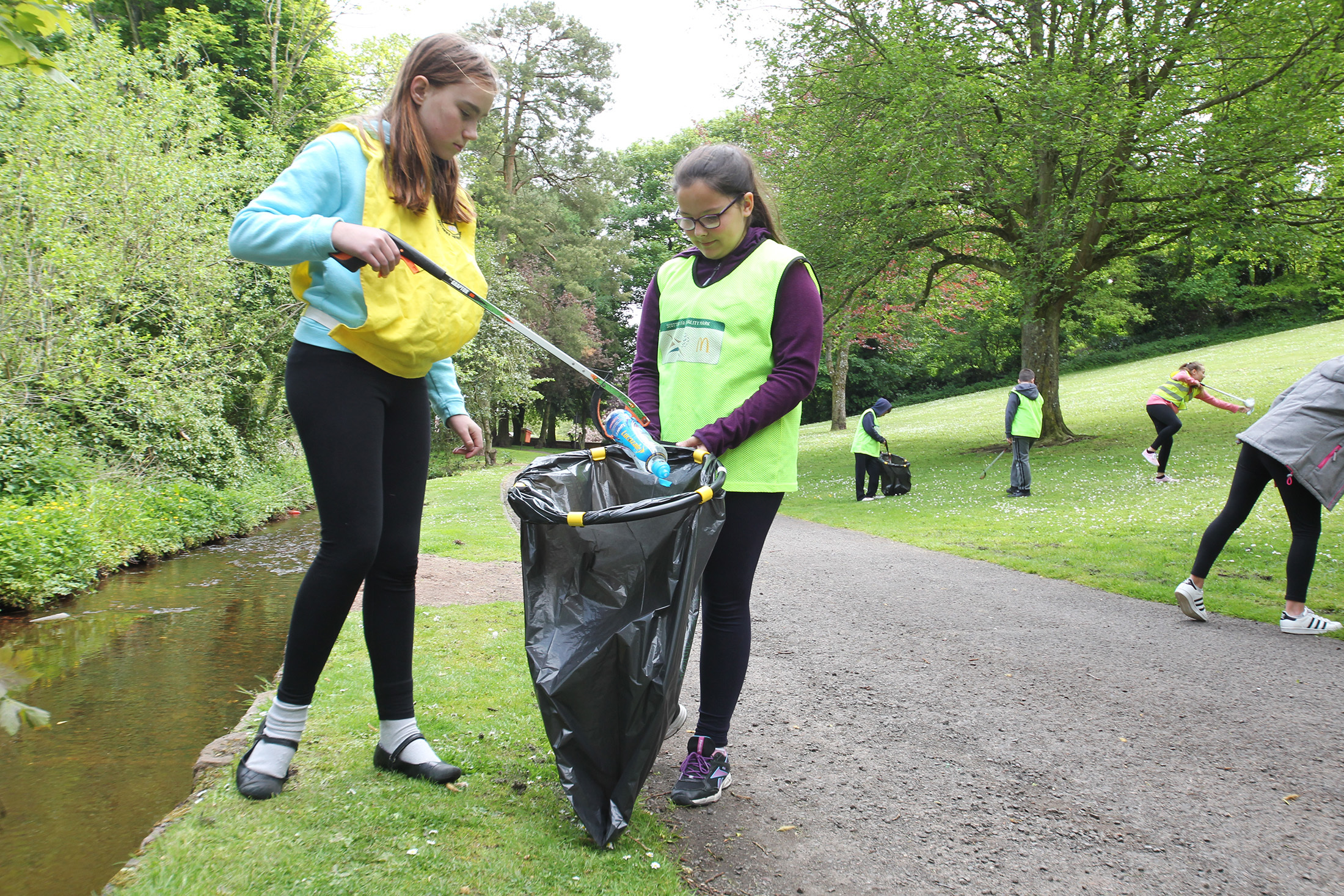 Southmuir pupils take part in the clear up.