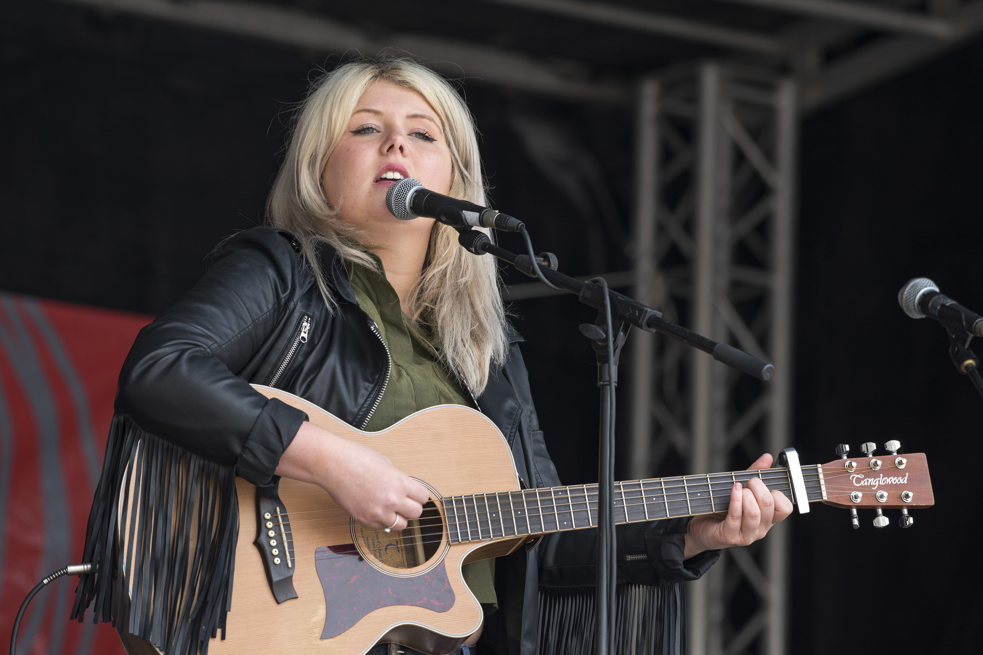 Courtney Elena on the High Street Stage in 2016