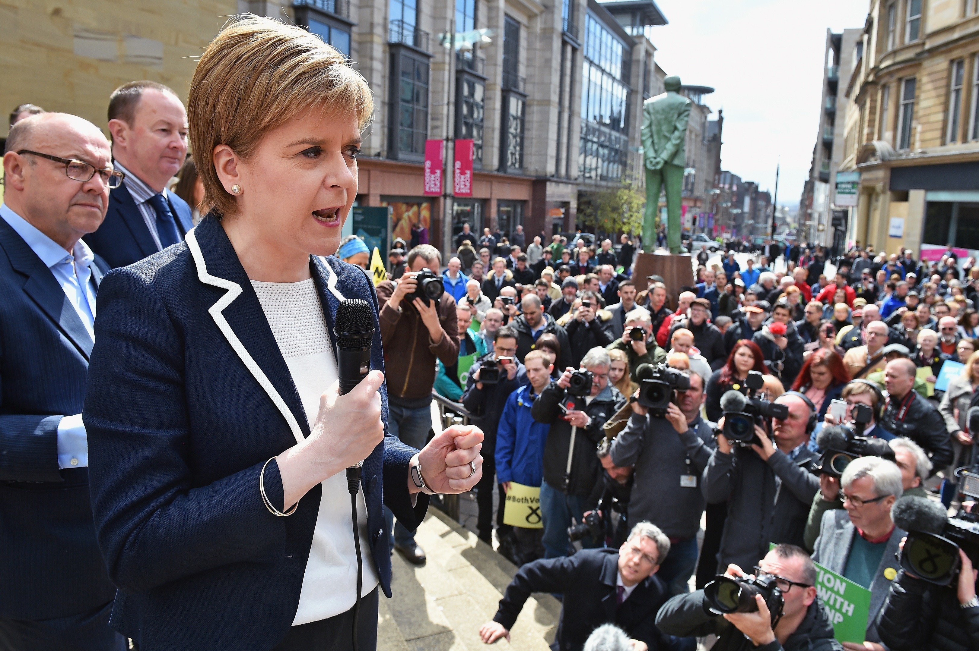 Nicola Sturgeon holds her final party rally in  Glasgow.