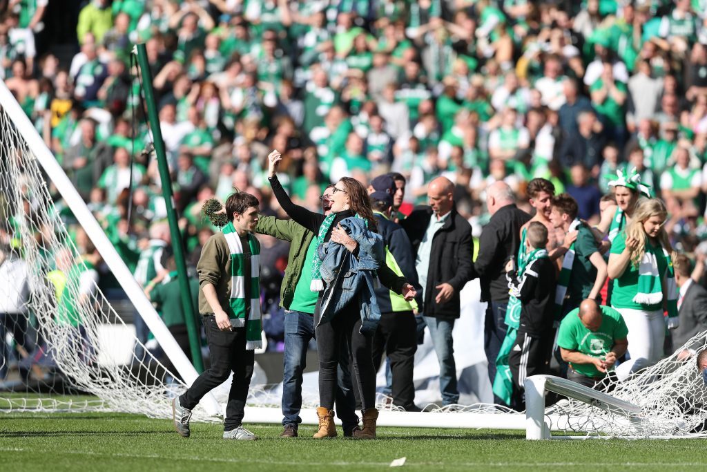 GLASGOW, SCOTLAND - MAY 21: Hibs fans invade the pitch at the final whistle after winning the Scottish Cup Final between Rangers and Hibernian at Hampden Park on May 21, 2016 in Glasgow, Scotland. (Photo by Ian MacNicol/Getty)