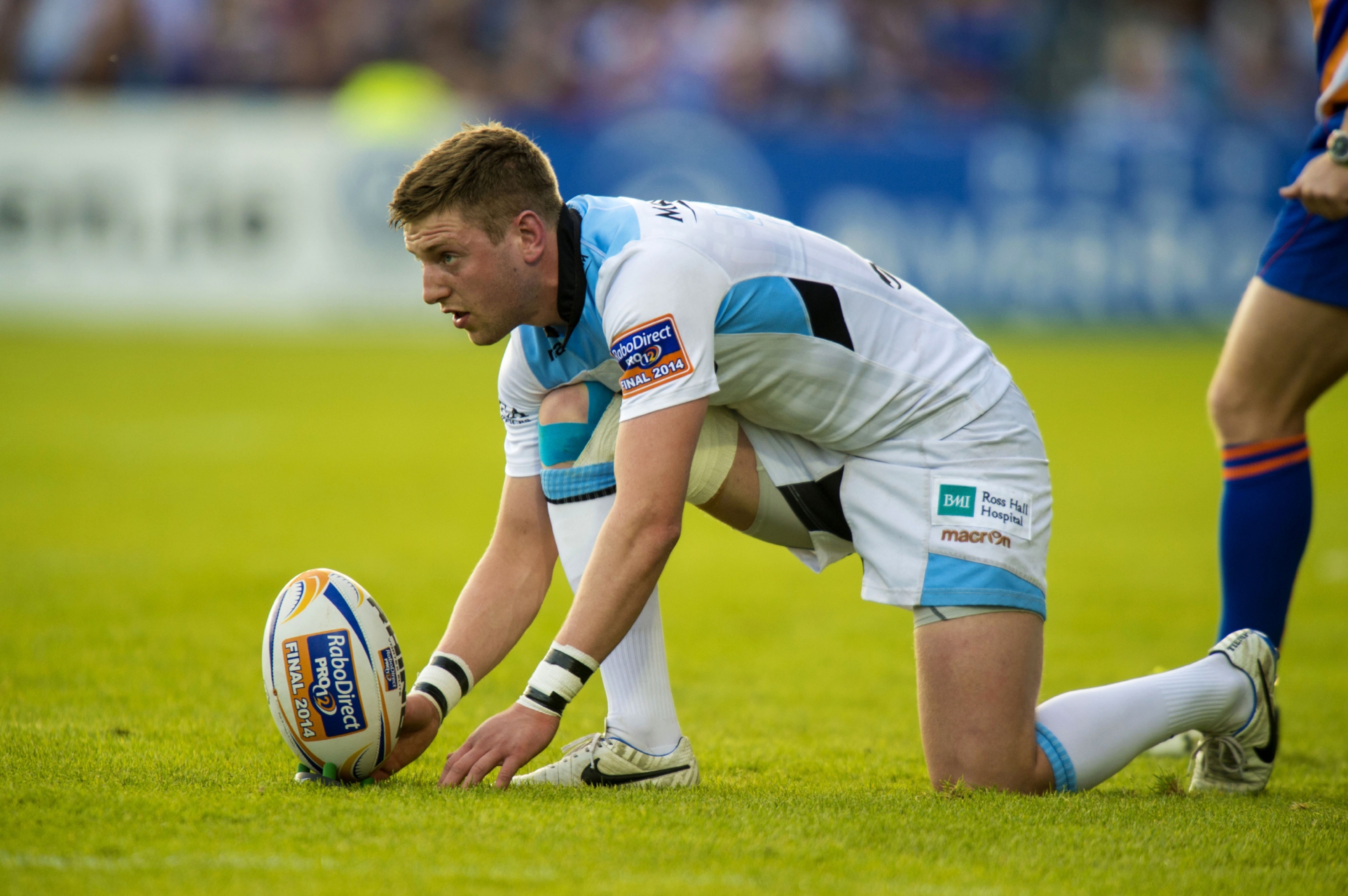 Finn Russell has restarted contact training and is only a few weeks away from returning for Glasgow.