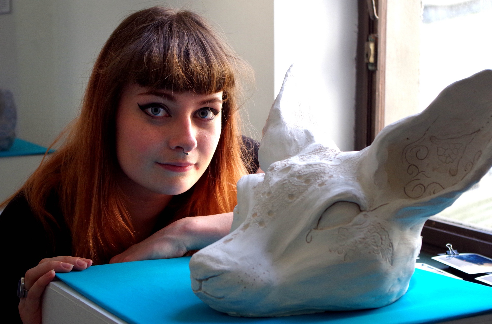 HND contemporary art student Emily Findlay with "Tip".