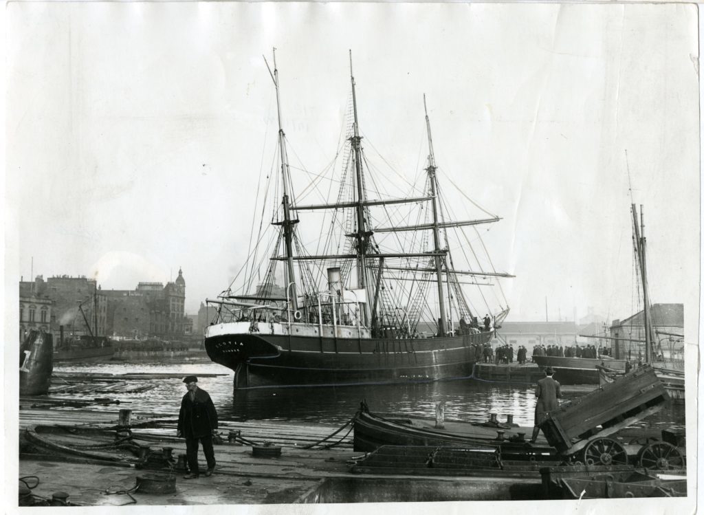 The whaling ship Scotia at King William Dock, Dundee, at the turn of the 19th Century.