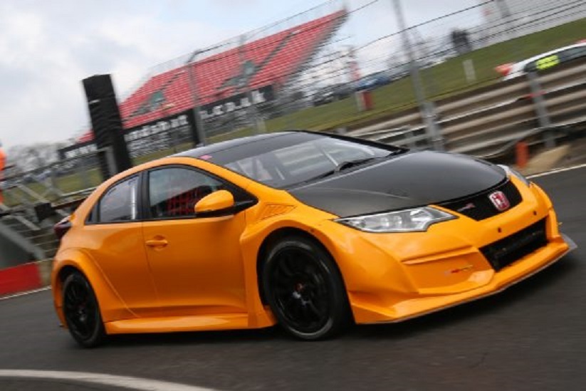 Halfords_Yuasa_Racing_BTCC_4-549x366