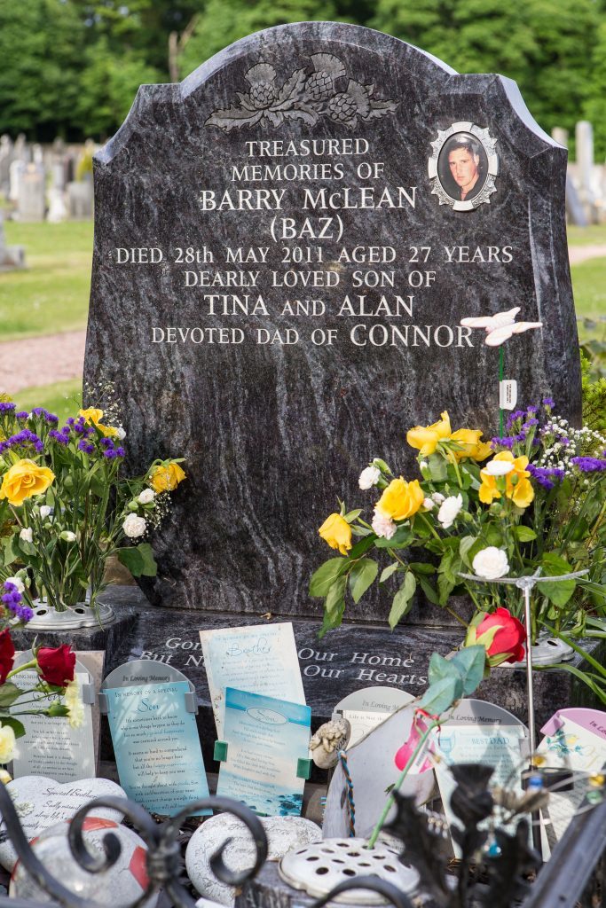 Barry McLeans grave