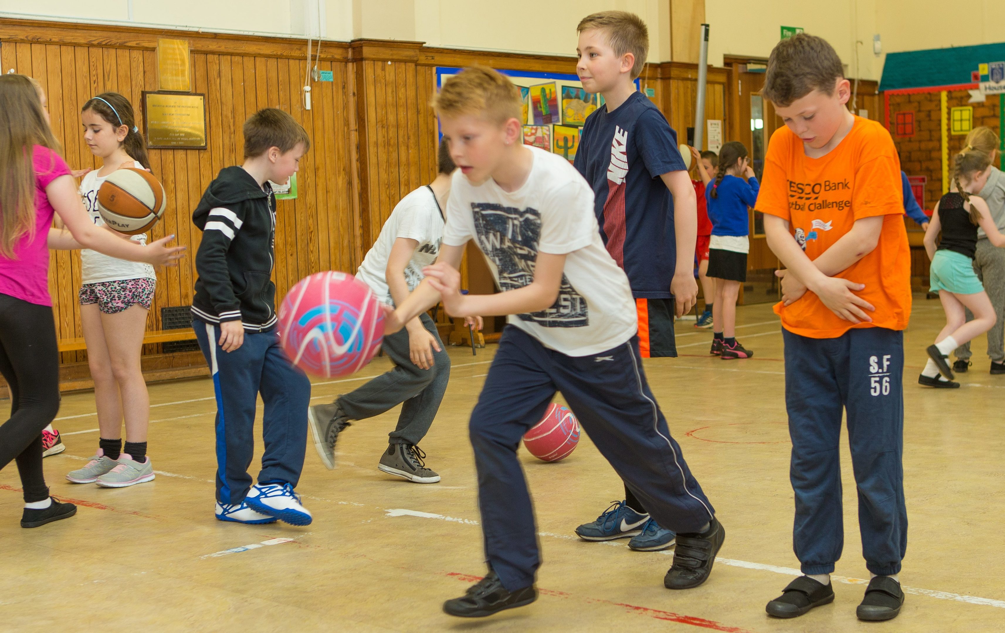 Kids from McLean Primary School in Dunfermline take part in the Active School 1 Mile A Day project to aid Better Movement and Thinkers as part of their PE Lesson to develop physical literacy for improved classroom attainment.