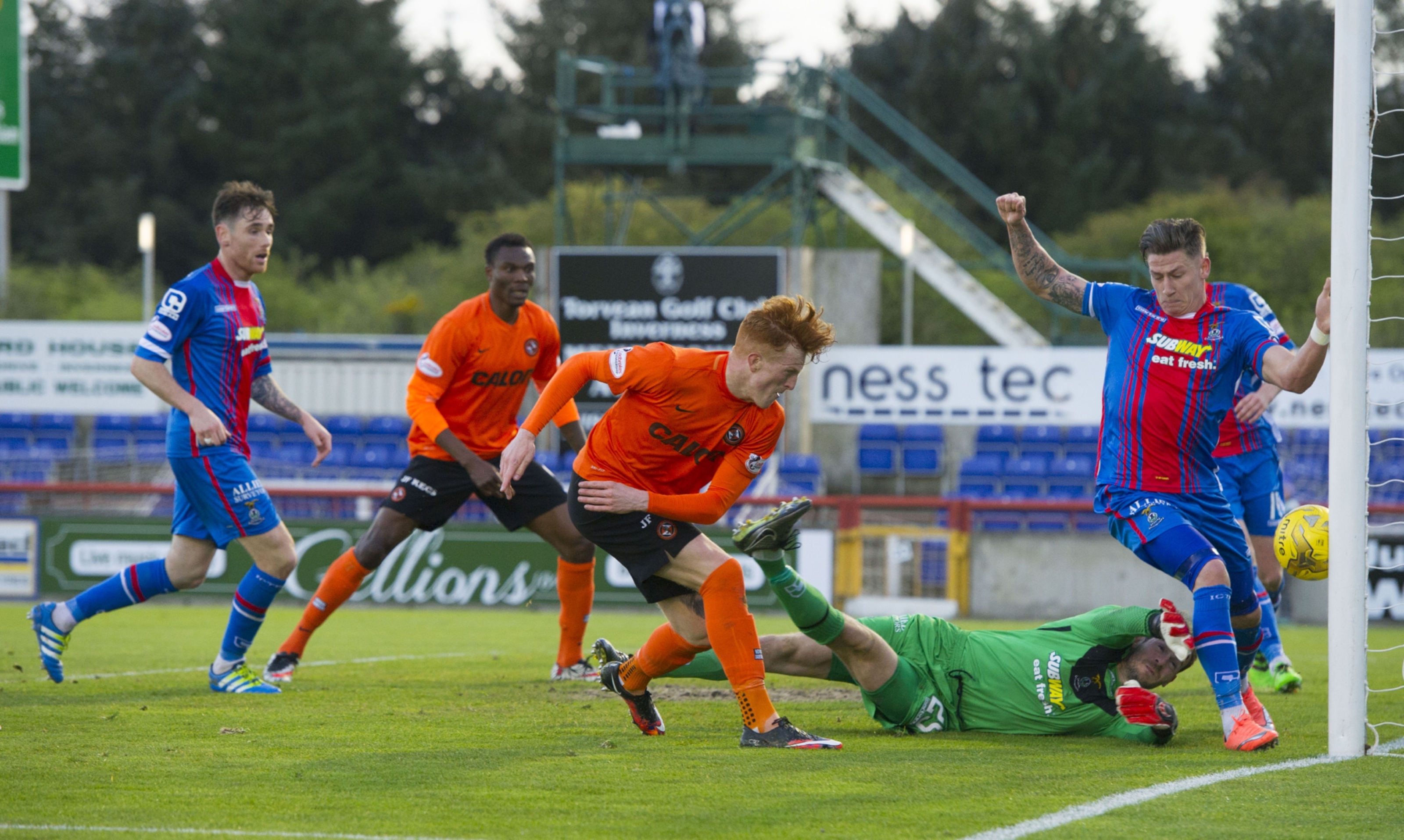 Simon Murray scores his second goal for United against Inverness.