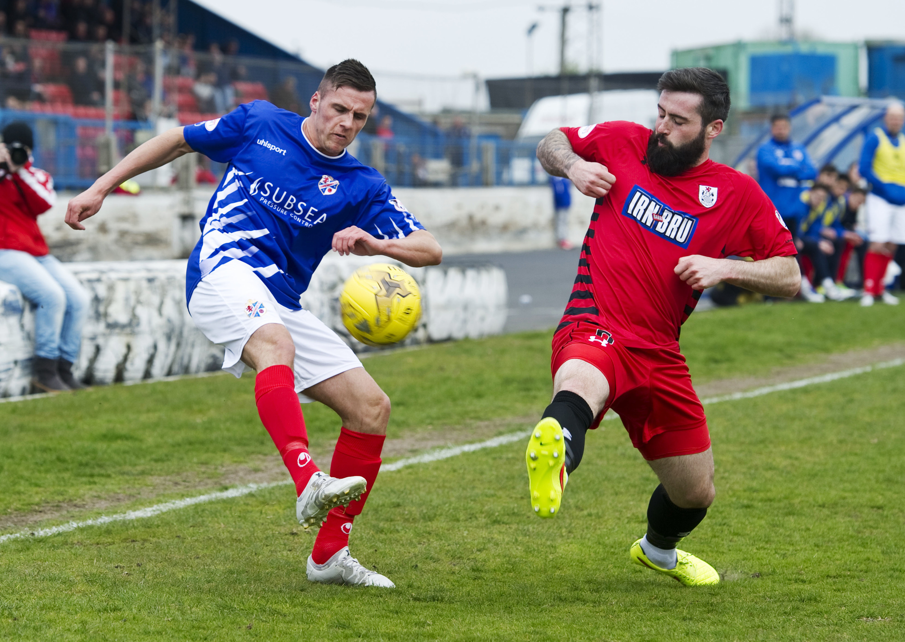 Cowdenbeath's Craig Johnstone (left) and Bryan Wharton of Queens Park. Seaon tickets for The Blue Brazil are the cheapest in Courier Country!