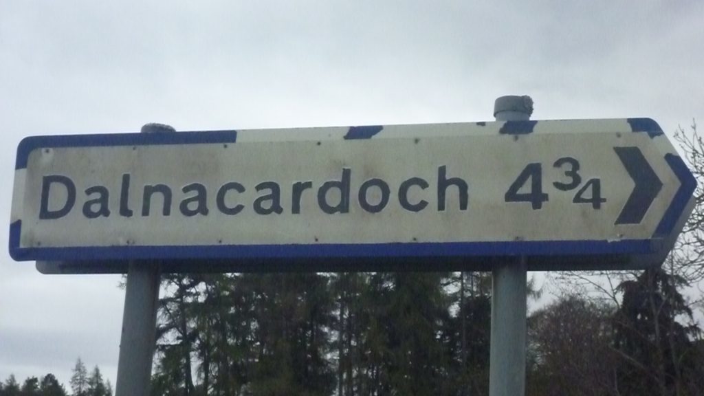 Signpost to Dalnacardoch
