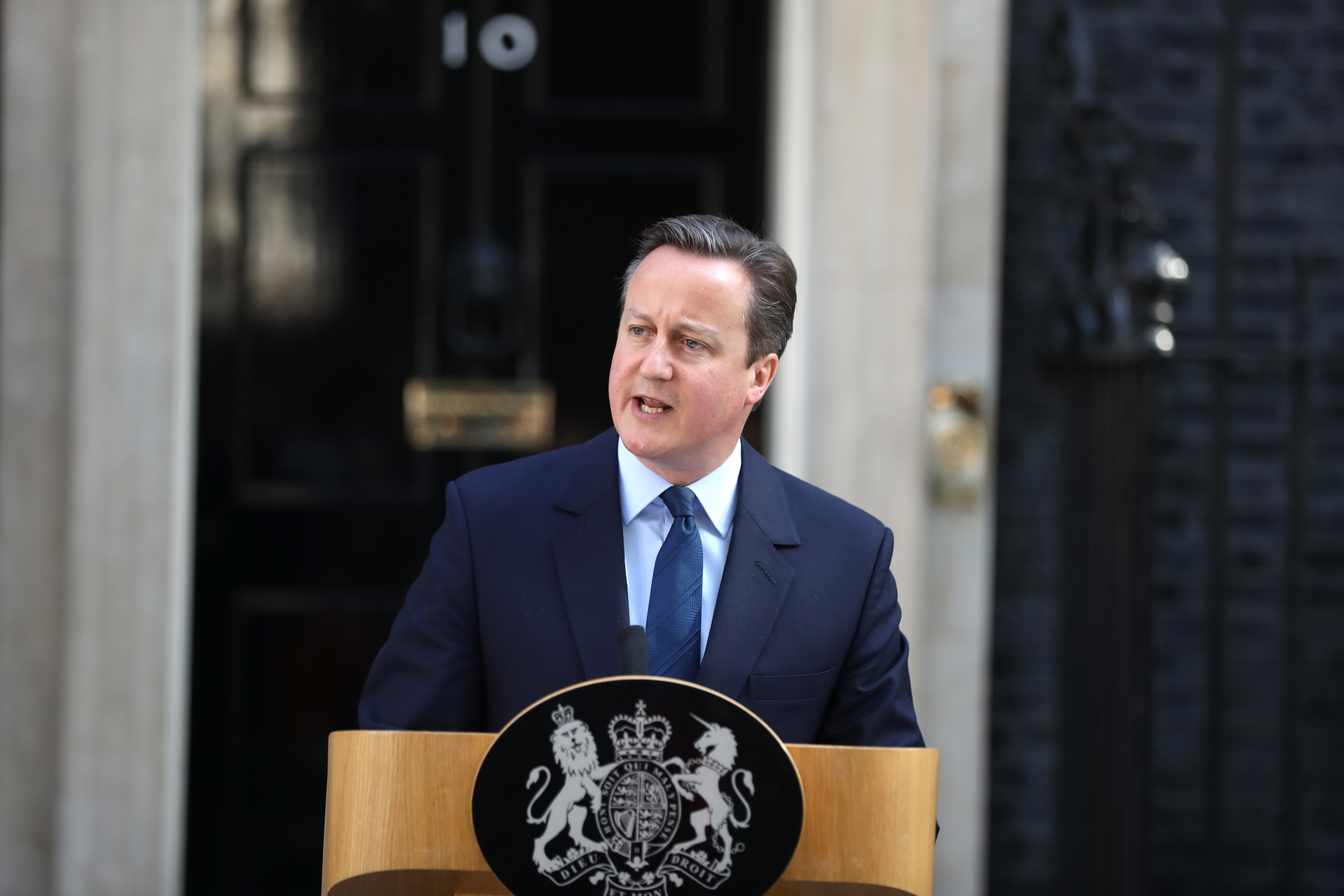 David Cameron announces his resignation.