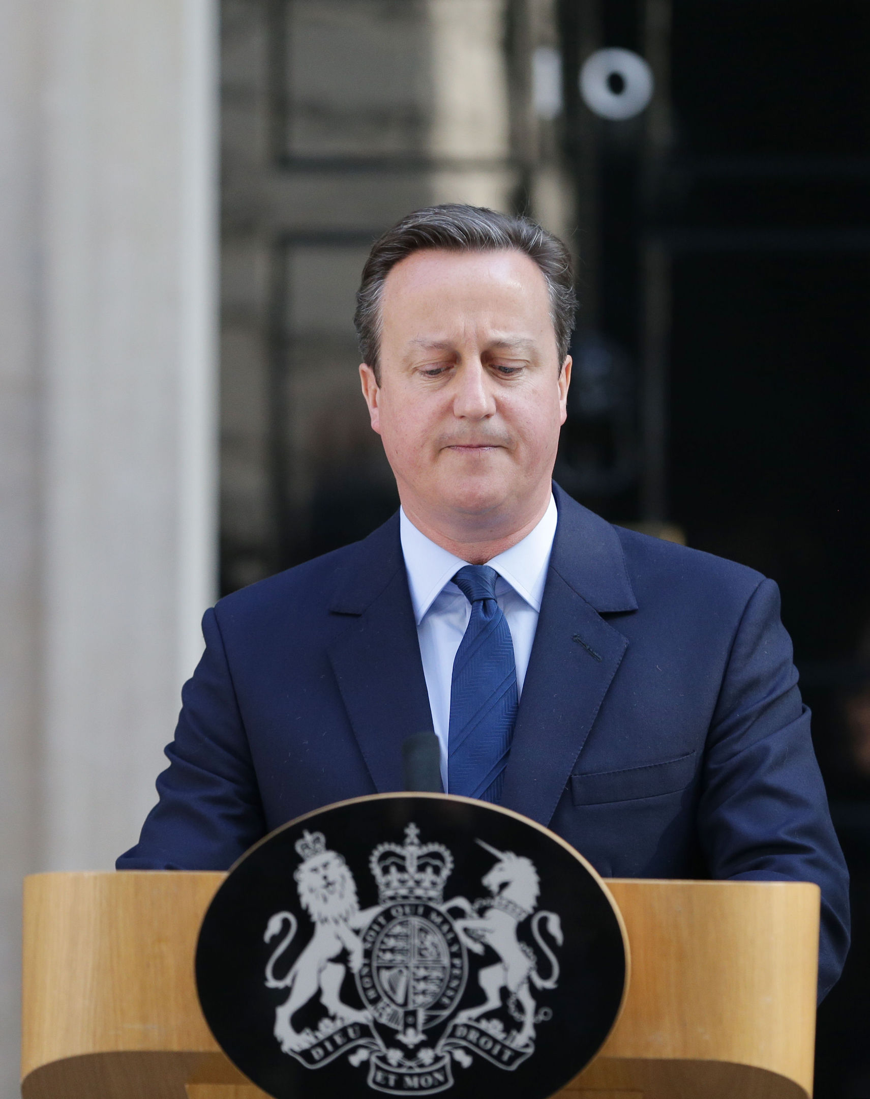 Prime Minister David Cameron confirms his resignation in a speech outside 10 Downing Street