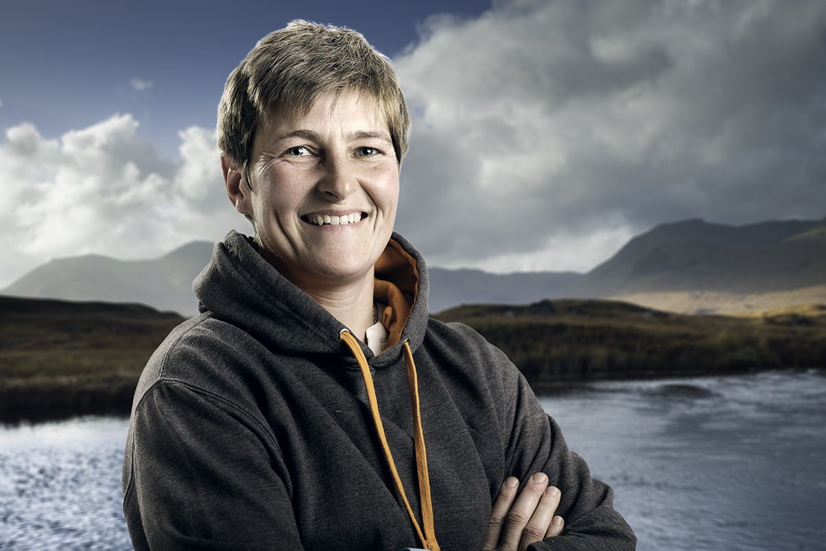 Former Glenshee ski instructor Elaine Hopley is undertaking the daunting 3000-mile Talisker Whisky Atlantic Challenge.
