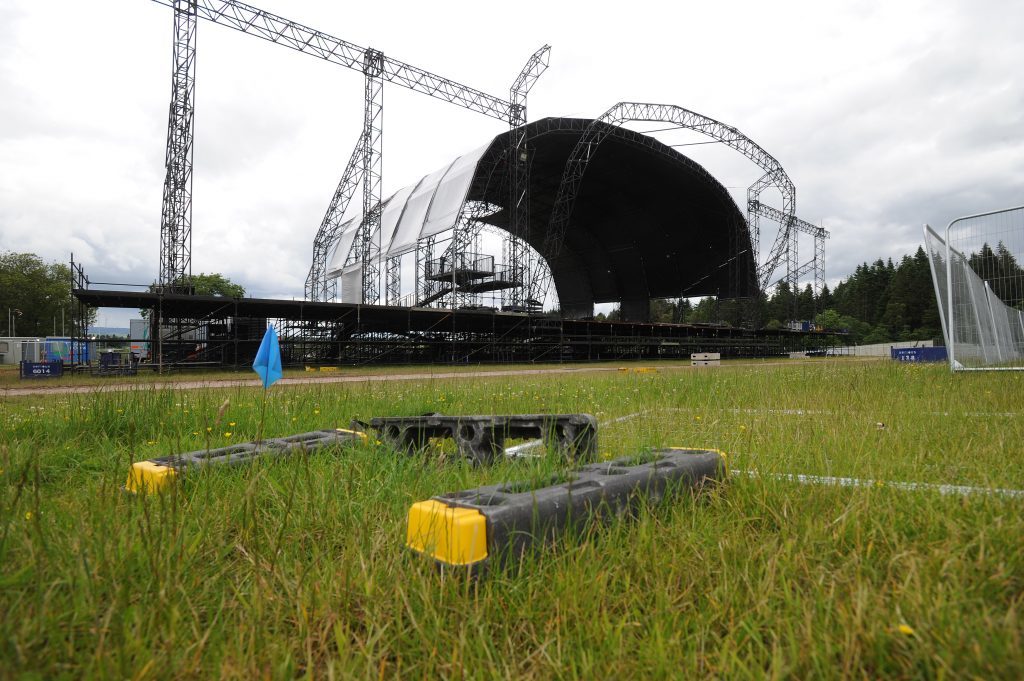 KCes_TinthePark_Festival_Preparations _Stratallan_15_050716