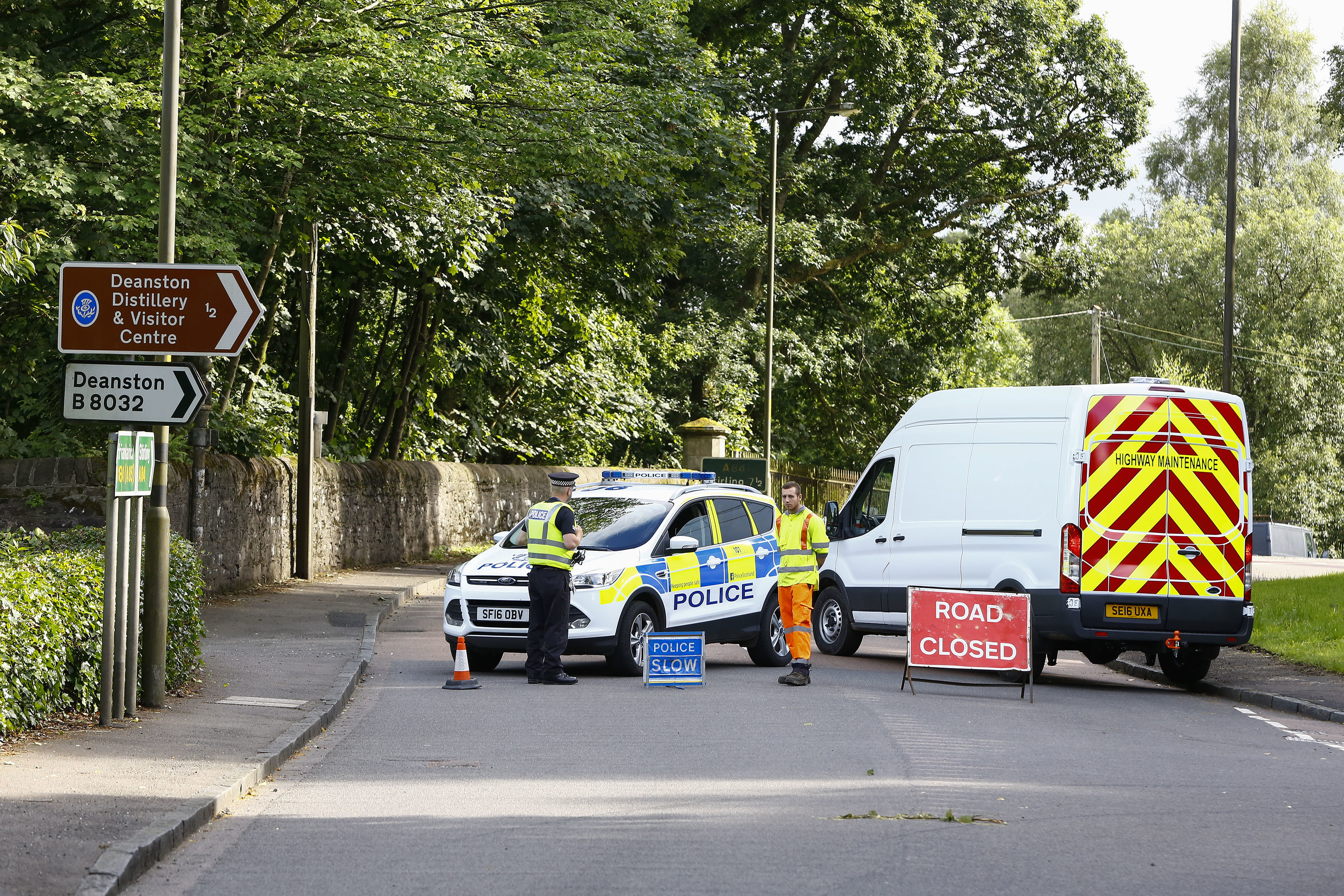 The road closure at A84/B8032 junction.