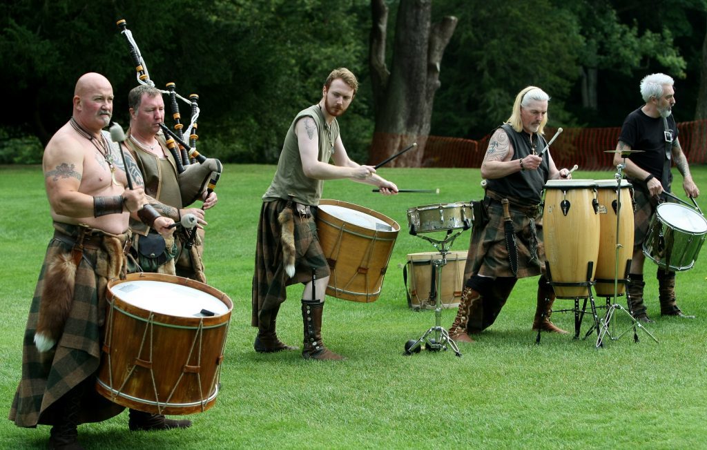 Clann An Drumma performing.
