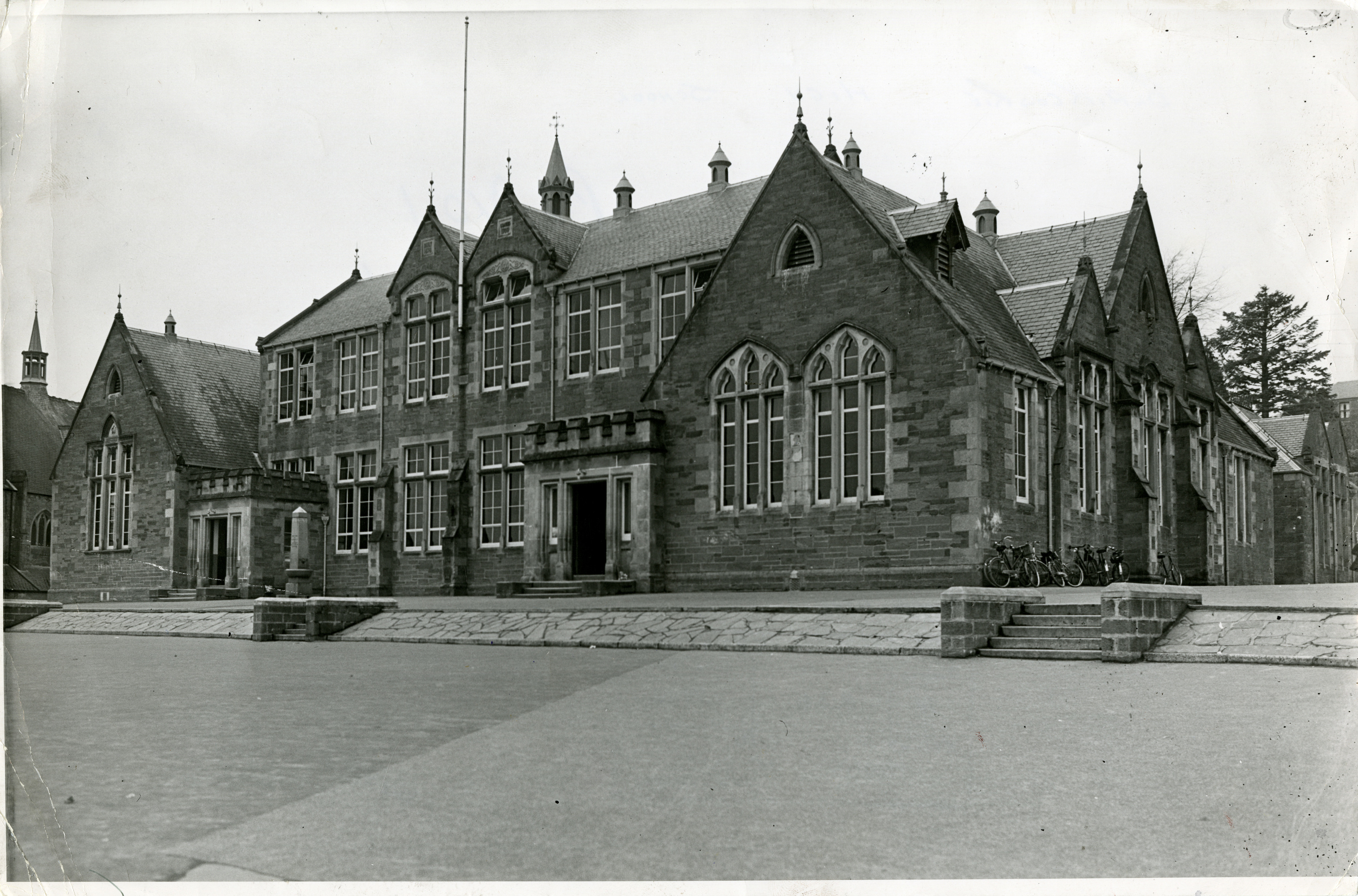 Blairgowrie High School. H236 1956-03-07 Blairgowrie (C)DCT