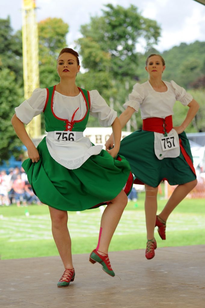 Competitors in the Irish Jig competition