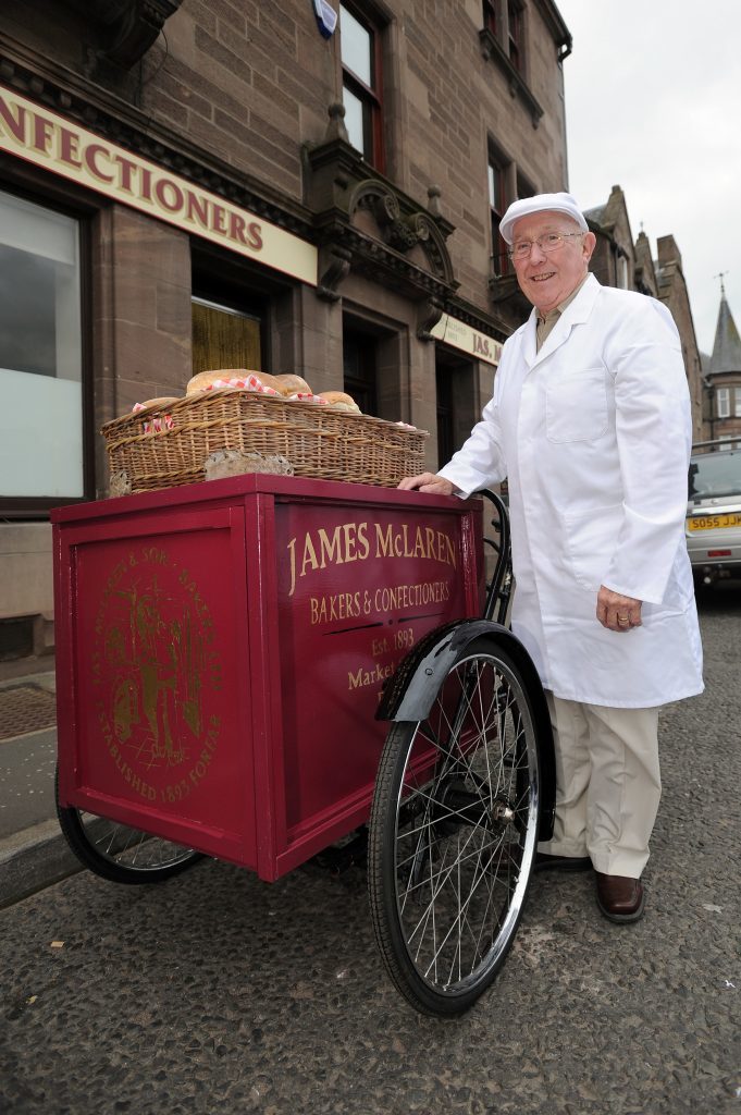 KCes_Restored_Bakers_Tricycle_Forfar_01_190816