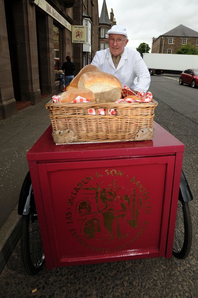 KCes_Restored_Bakers_Tricycle_Forfar_08_190816