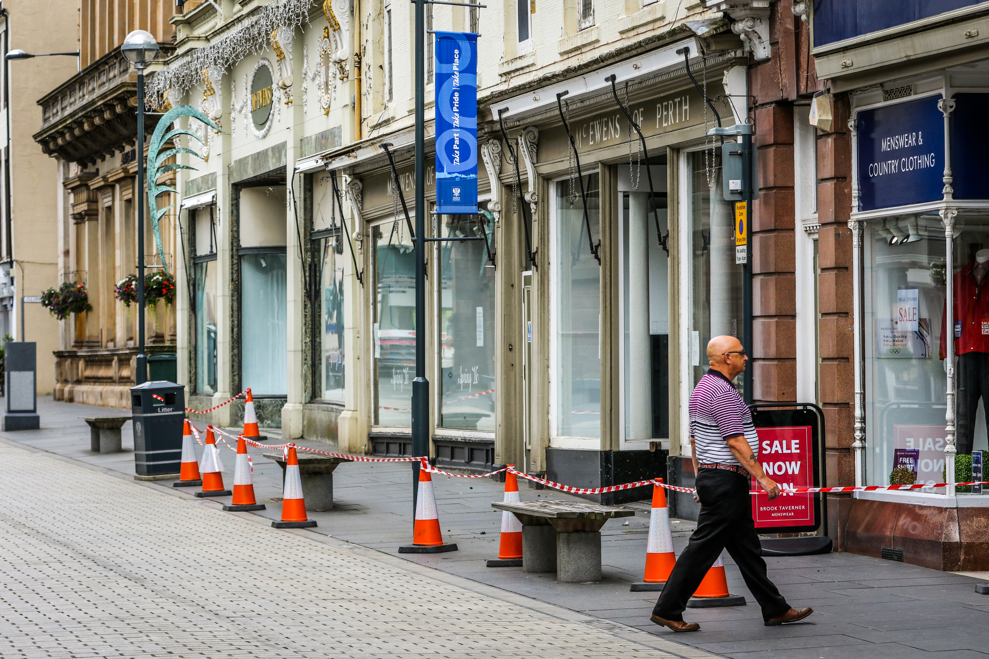 Concerns over crumbling McEwens building in Perth.