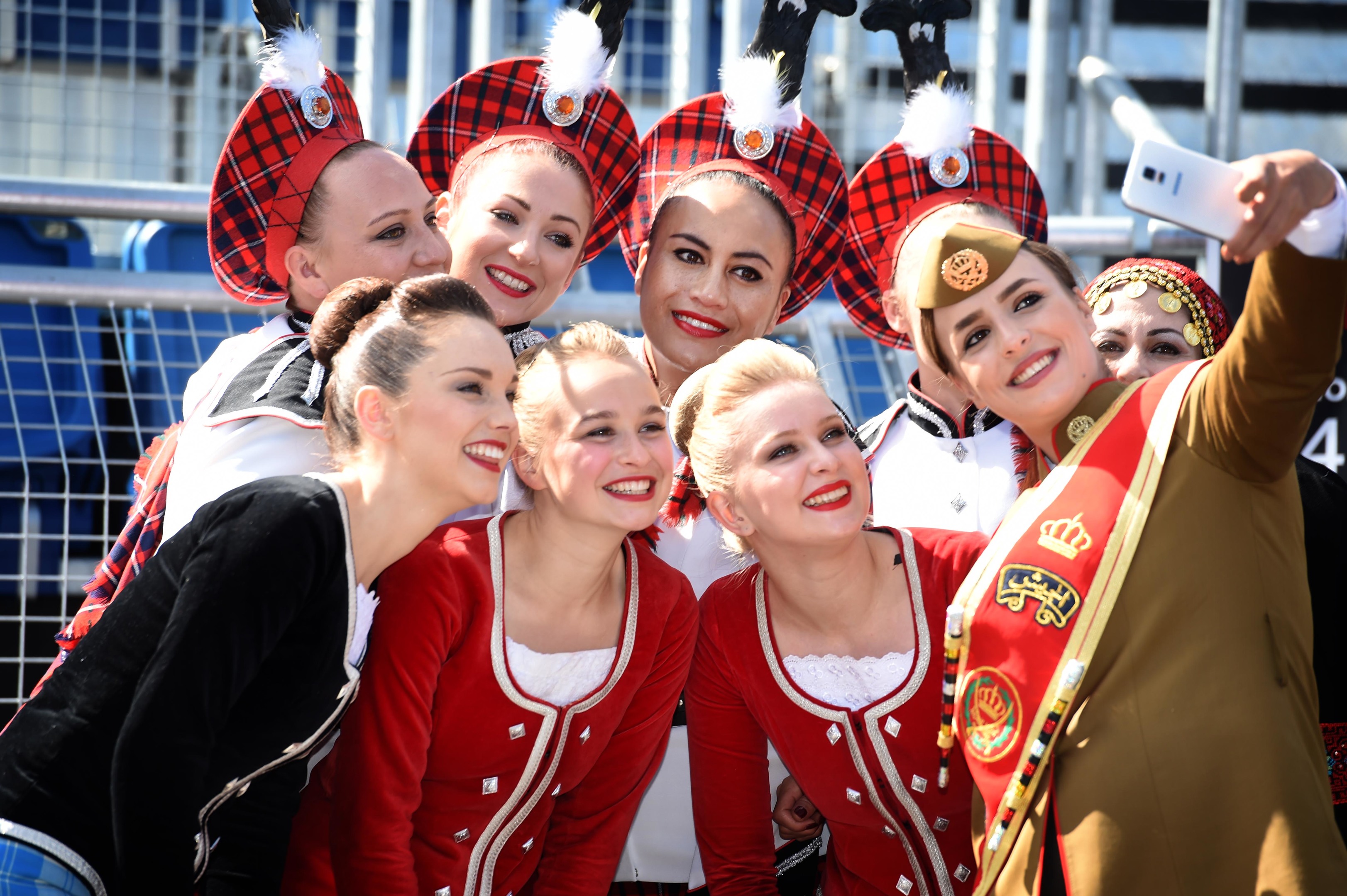 Selfie Time! Locheil Drill Team are joined by the Tattoo Dancers and Jordan Armed Forces.