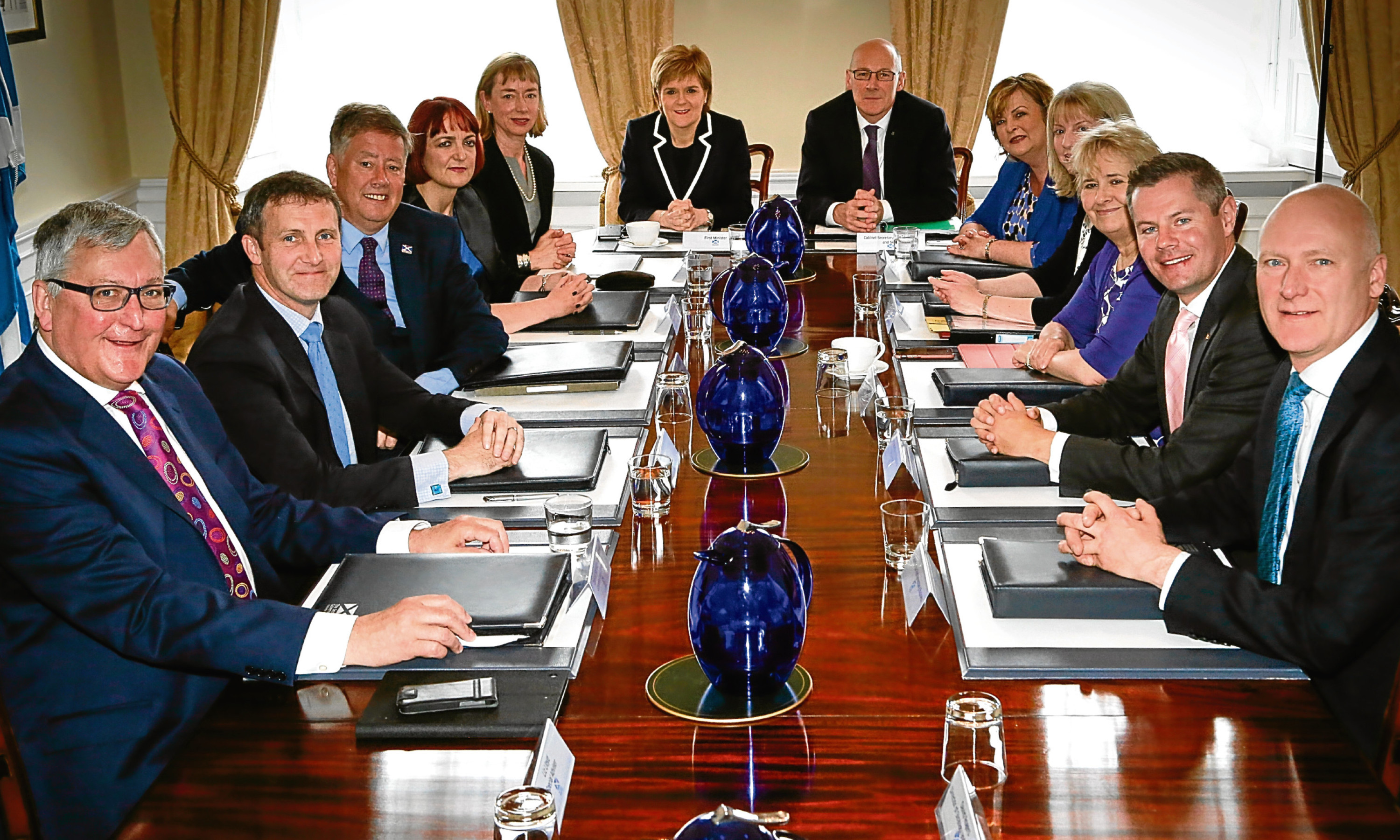 The Scottish Cabinet meets up. Alex is worried that power in the SNP lies only with a chosen few.