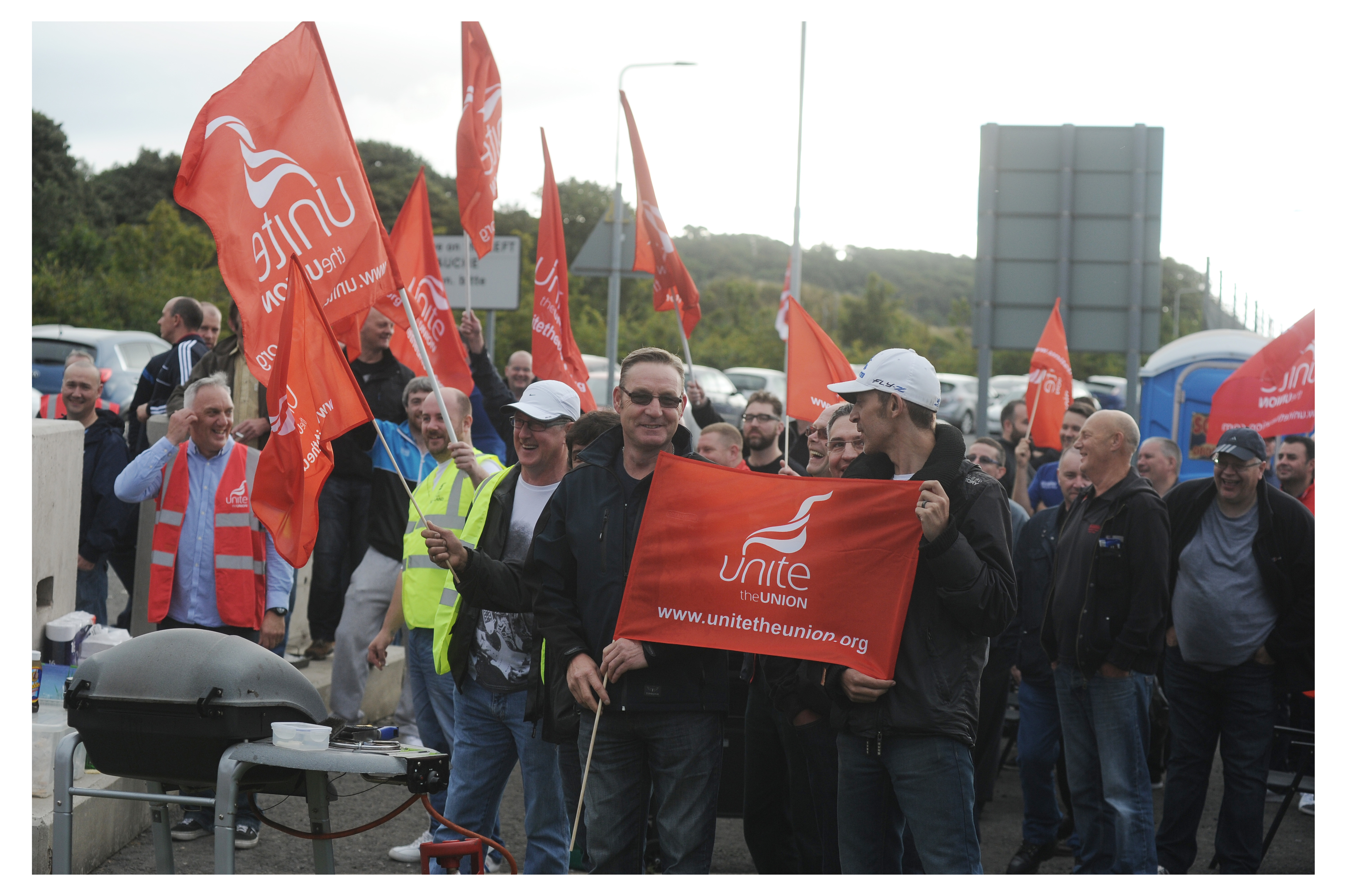 ROSYTH – Unite members at Oceaneering will be on the picket line. Strike action is over redundancy payments, which Unite says is the bare legal minimum. 6 Sept 16