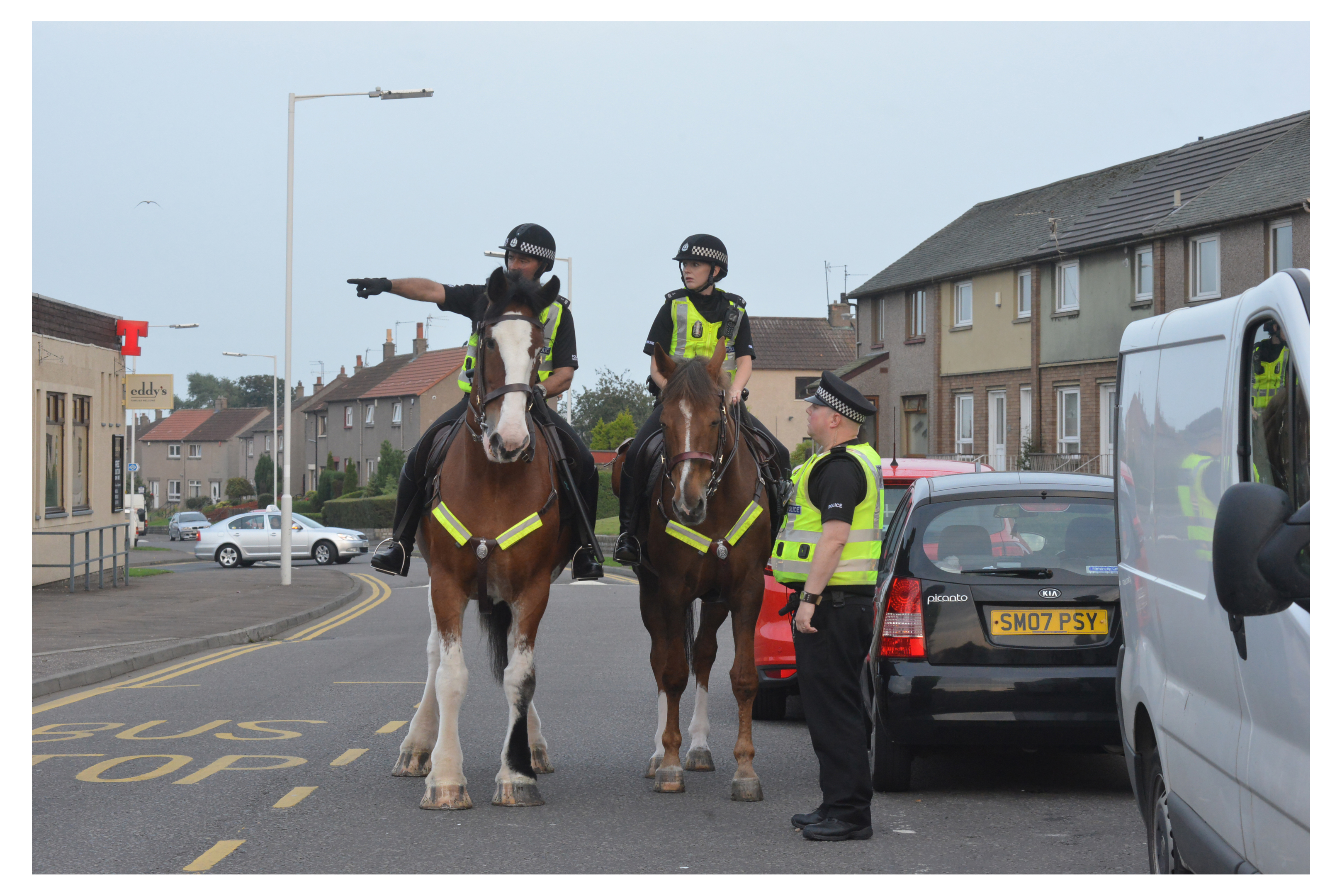 Mounted police visit Birnam Road to reassure residents