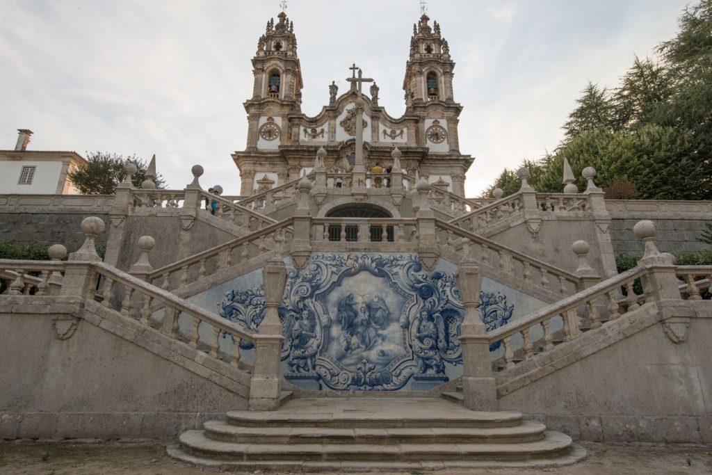 Nossa Senhora dos Reme¦üdio hilltop shrine, Lamego, Douro Valley, Portugal. 