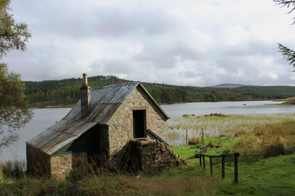 4-boathouse-on-auchintaple-loch-james-carron-take-a-hike