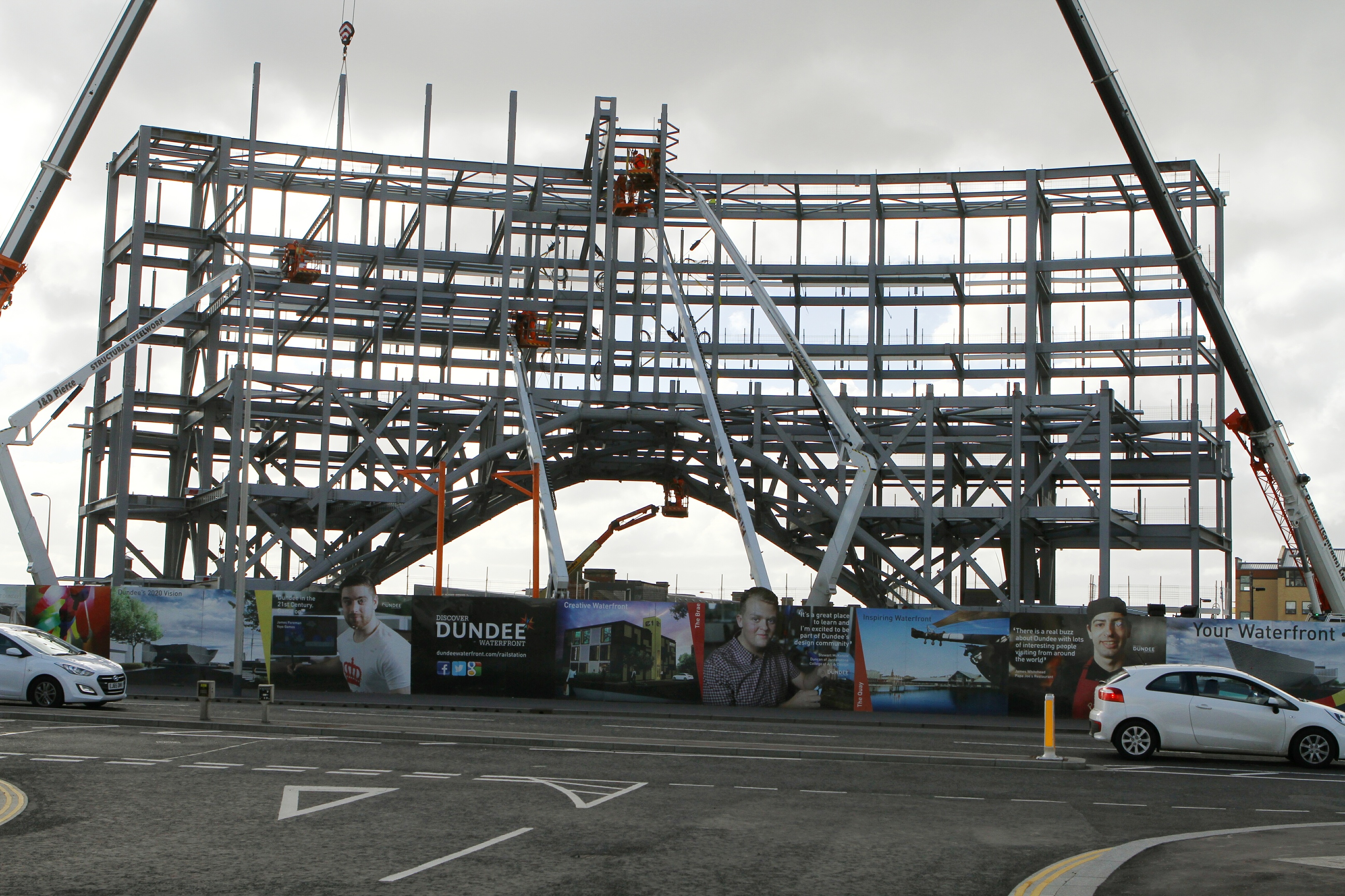 The new Dundee Station/Sleeperz Hotel under construction.