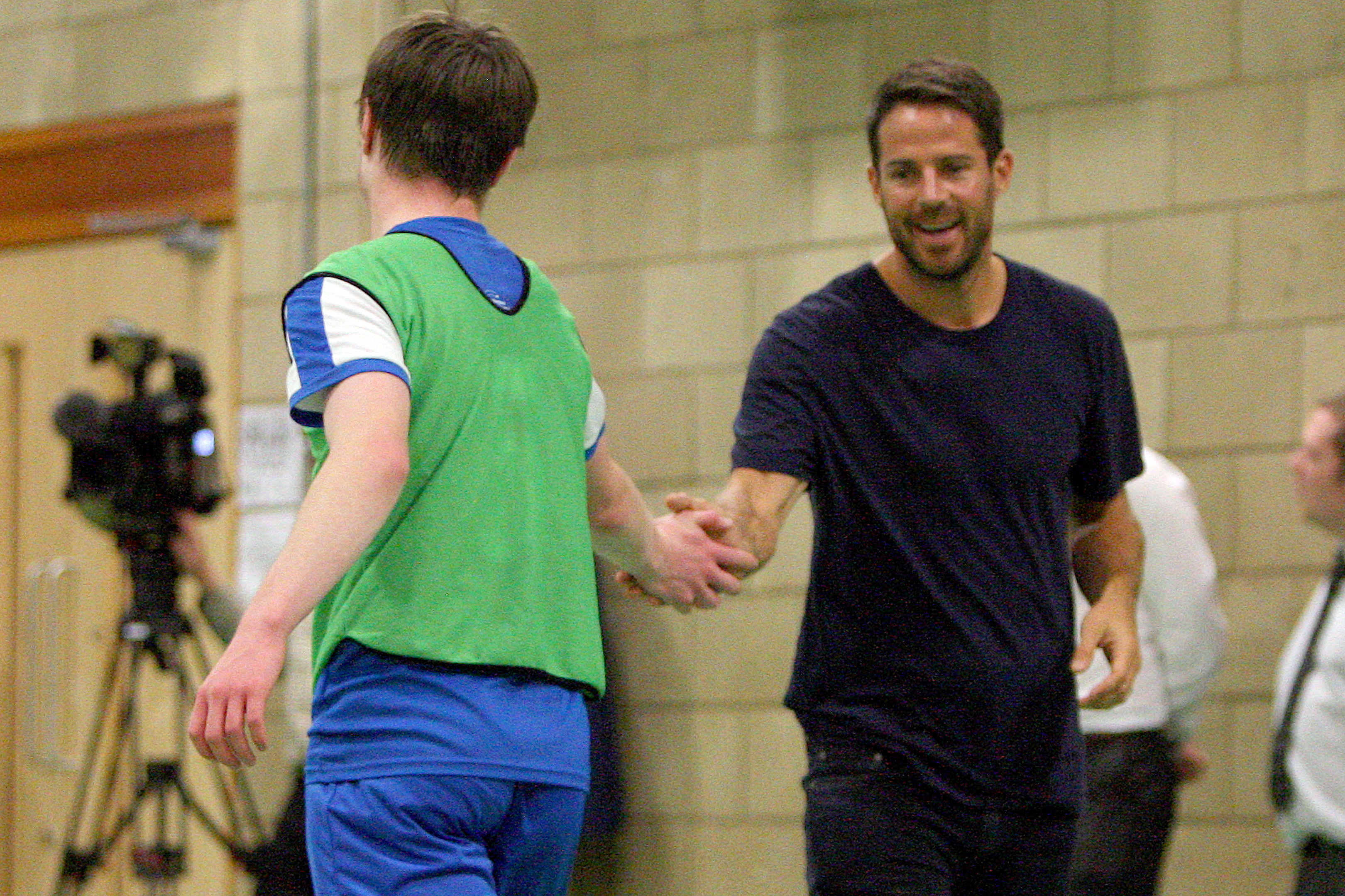 Jamie Redknapp drops in to St John's in Dundee for an impromptu training session