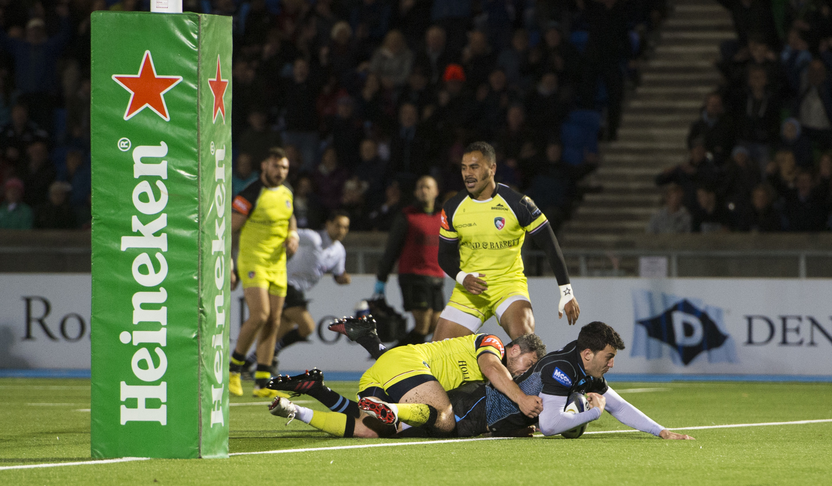 Leonardo Sarto's first try for Glasgow against Leicester came as the Warriors made a key tactical switch in the first half.