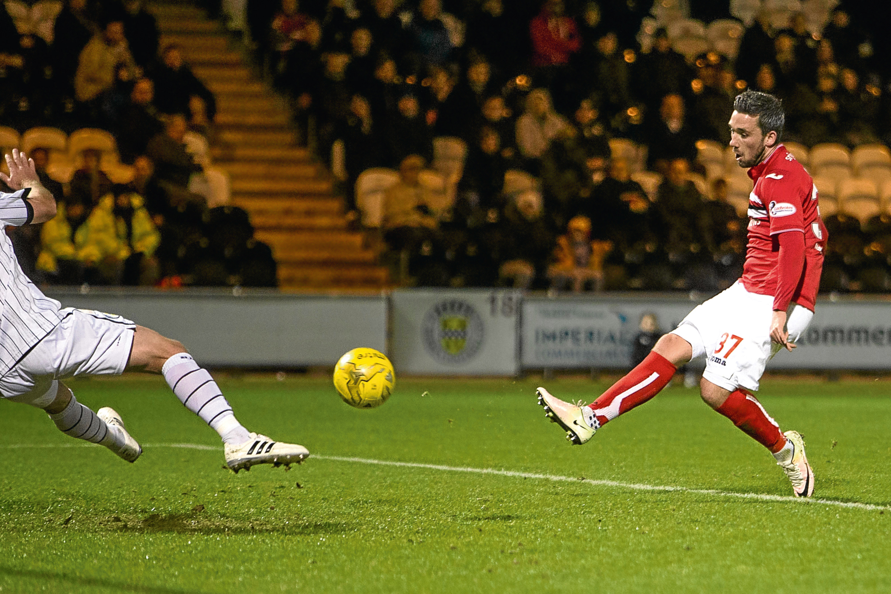 pars v st mirren




(c) Craig Brown