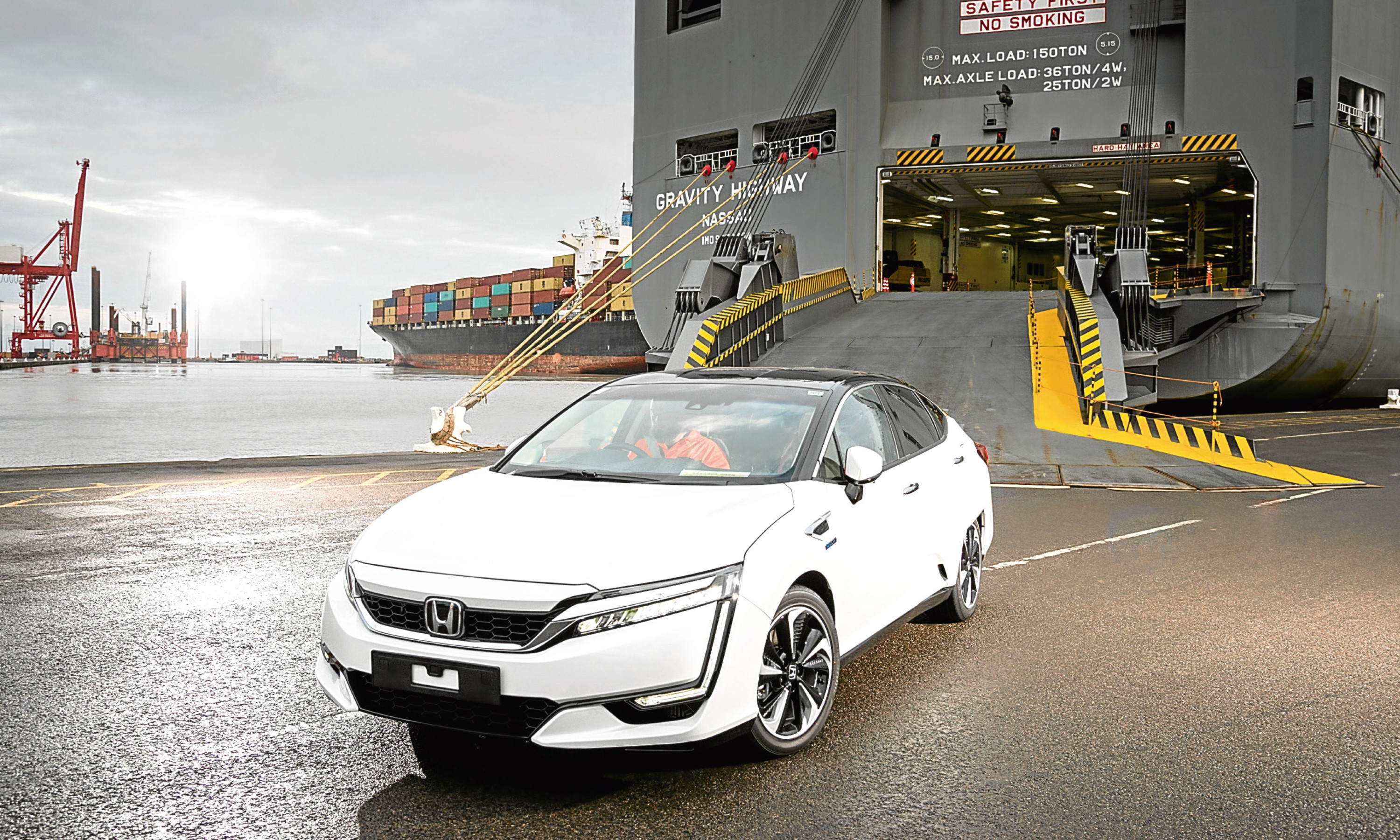 First Honda Clarity Fuel Cell Arrives in Europe