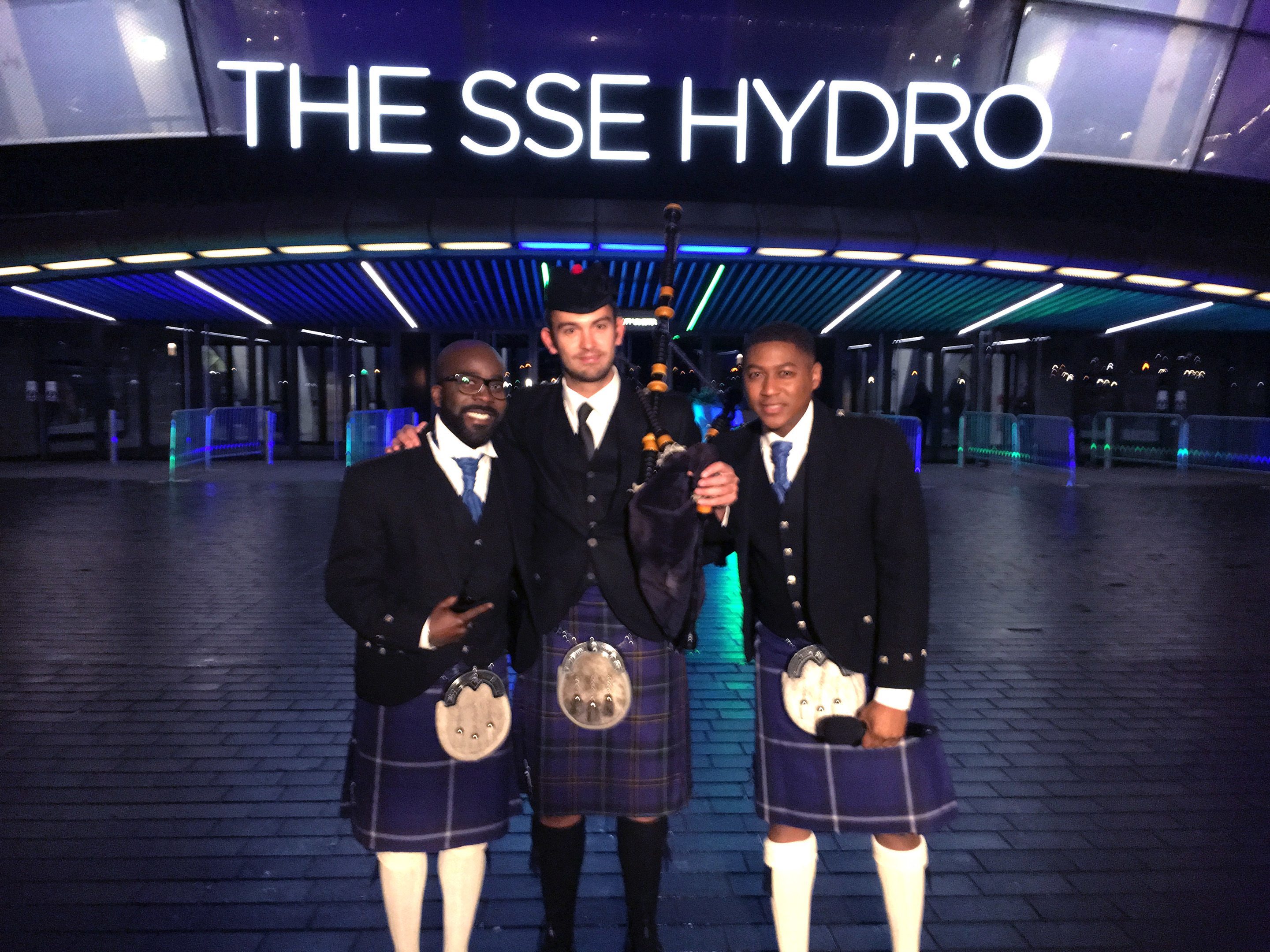 Craig Weir (centre) with 2016 MOBO Awards show hosts Melvin Odoom (left) and Rickie Williams outside the SSE Hydro in Glasgow.