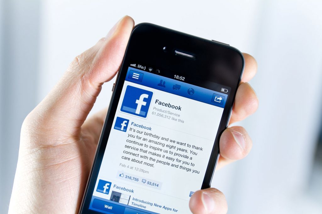 Facebook app on smart phone