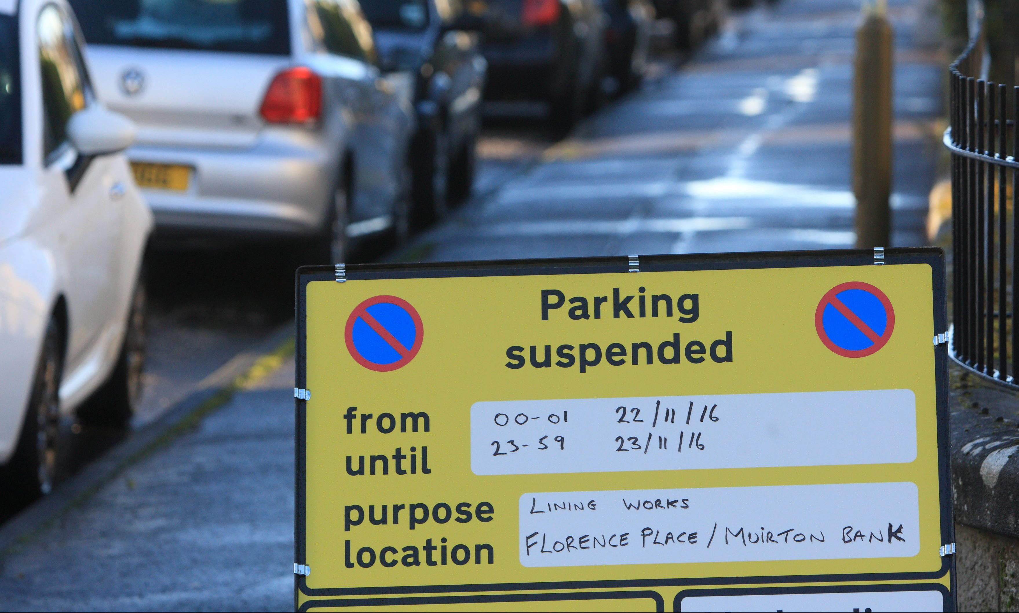 A sign in Florence Place, Perth, advising of lining operations.