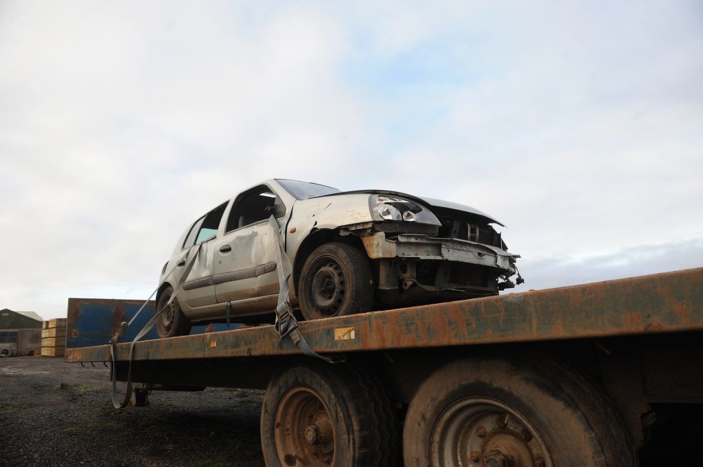 KCes_Westmuir_Abandonded_Car_Westmuir_03_281116